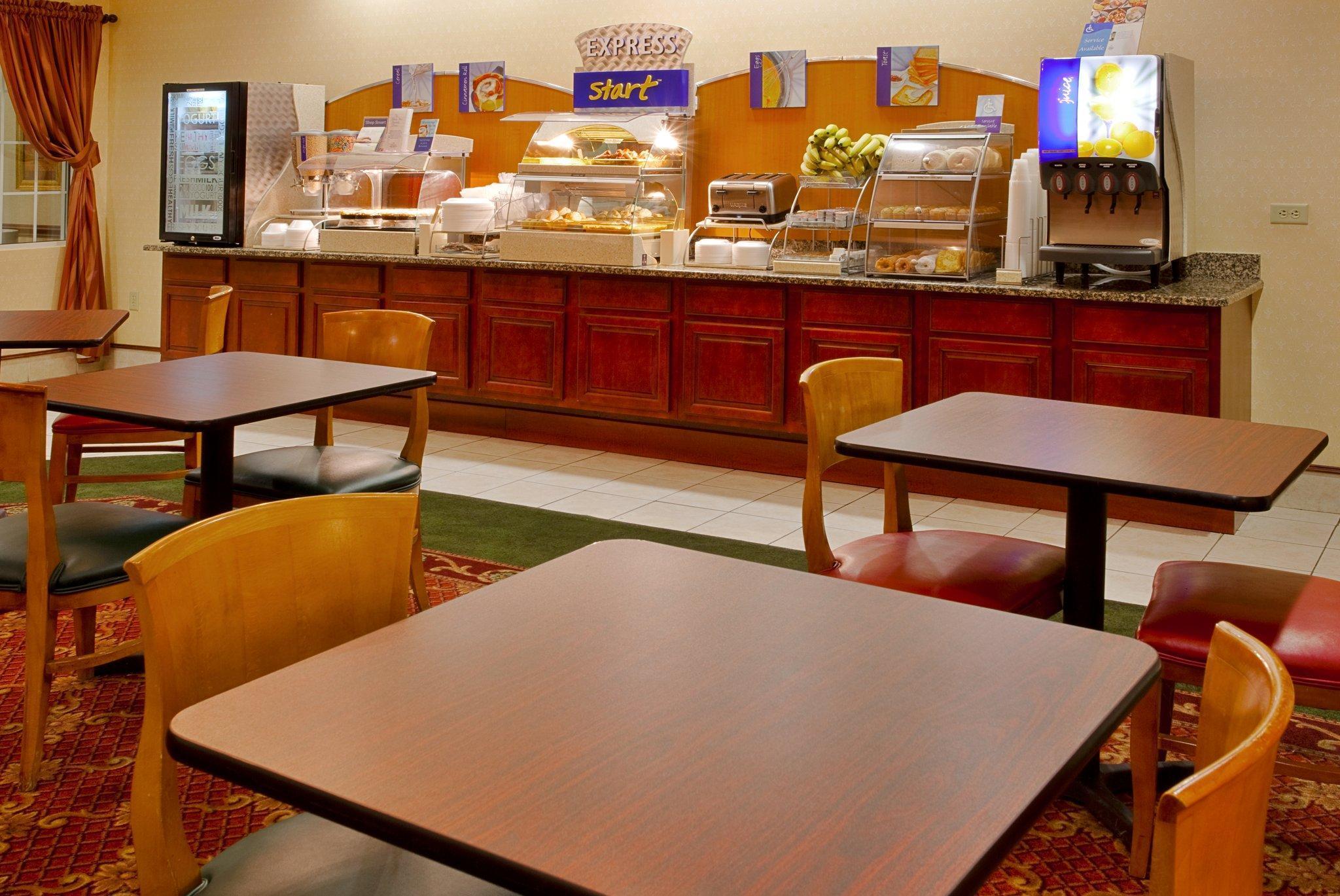 Holiday Inn Express - Spring Hill By Ihg Exterior foto