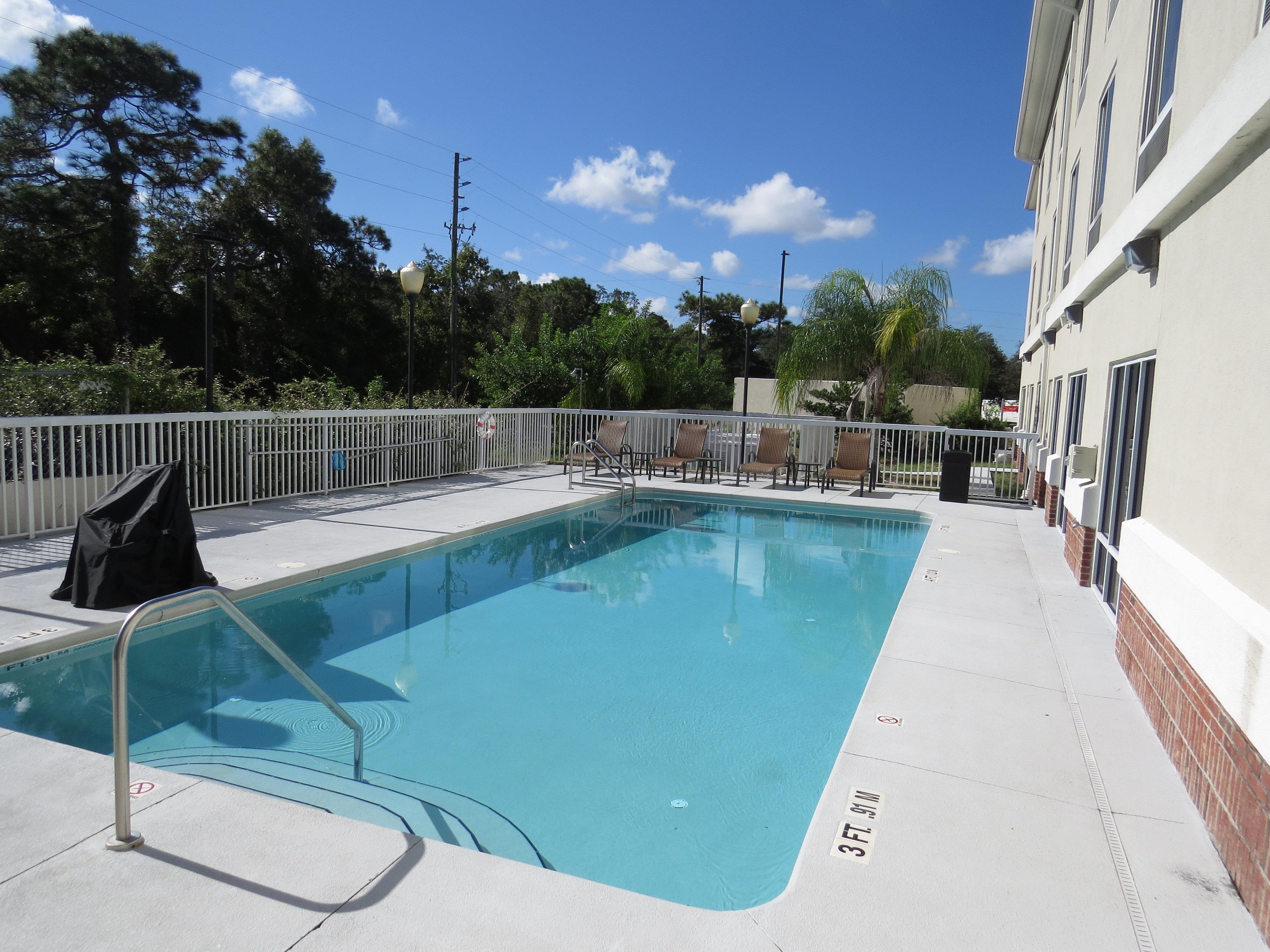Holiday Inn Express - Spring Hill By Ihg Exterior foto