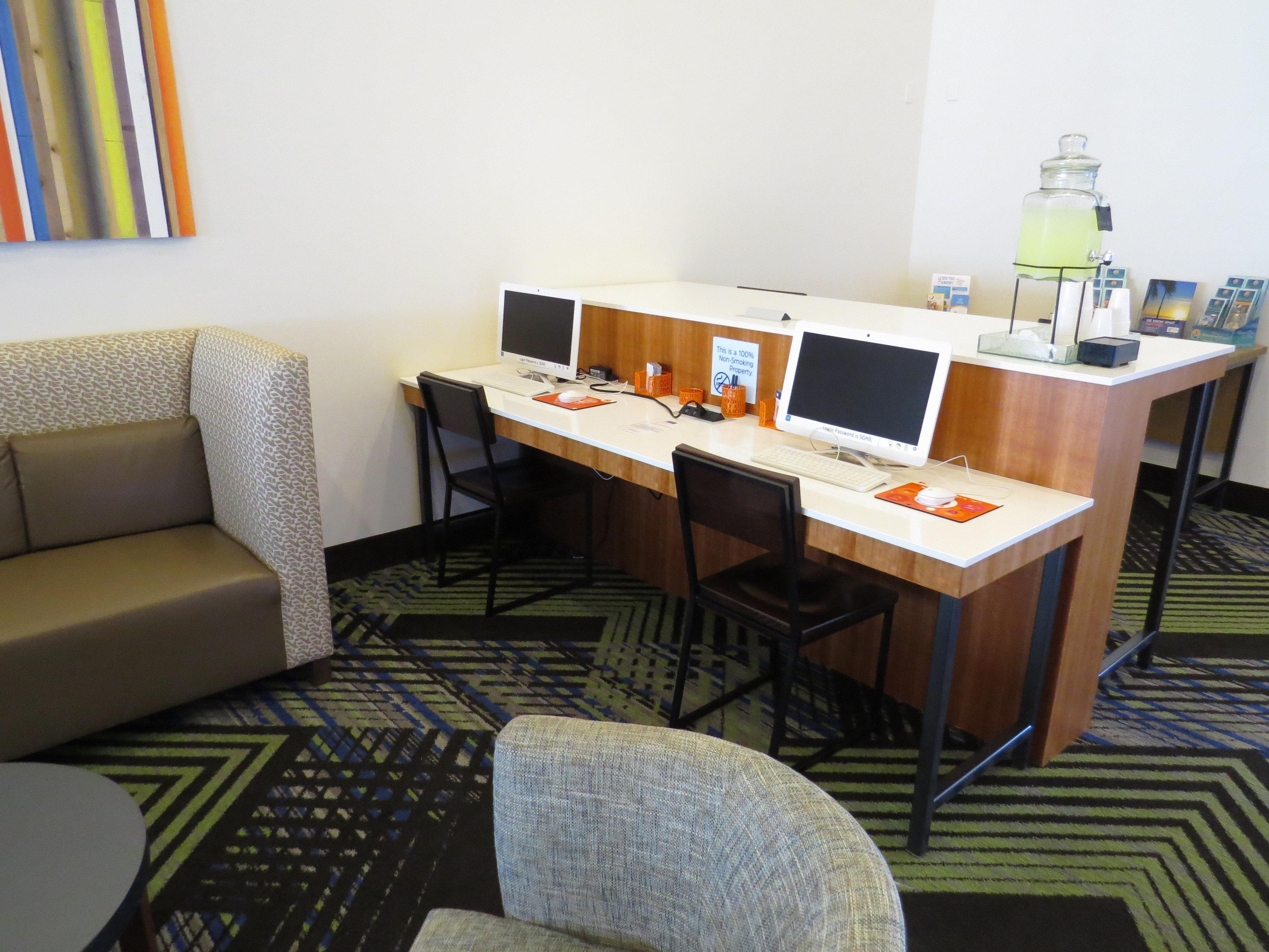 Holiday Inn Express - Spring Hill By Ihg Exterior foto