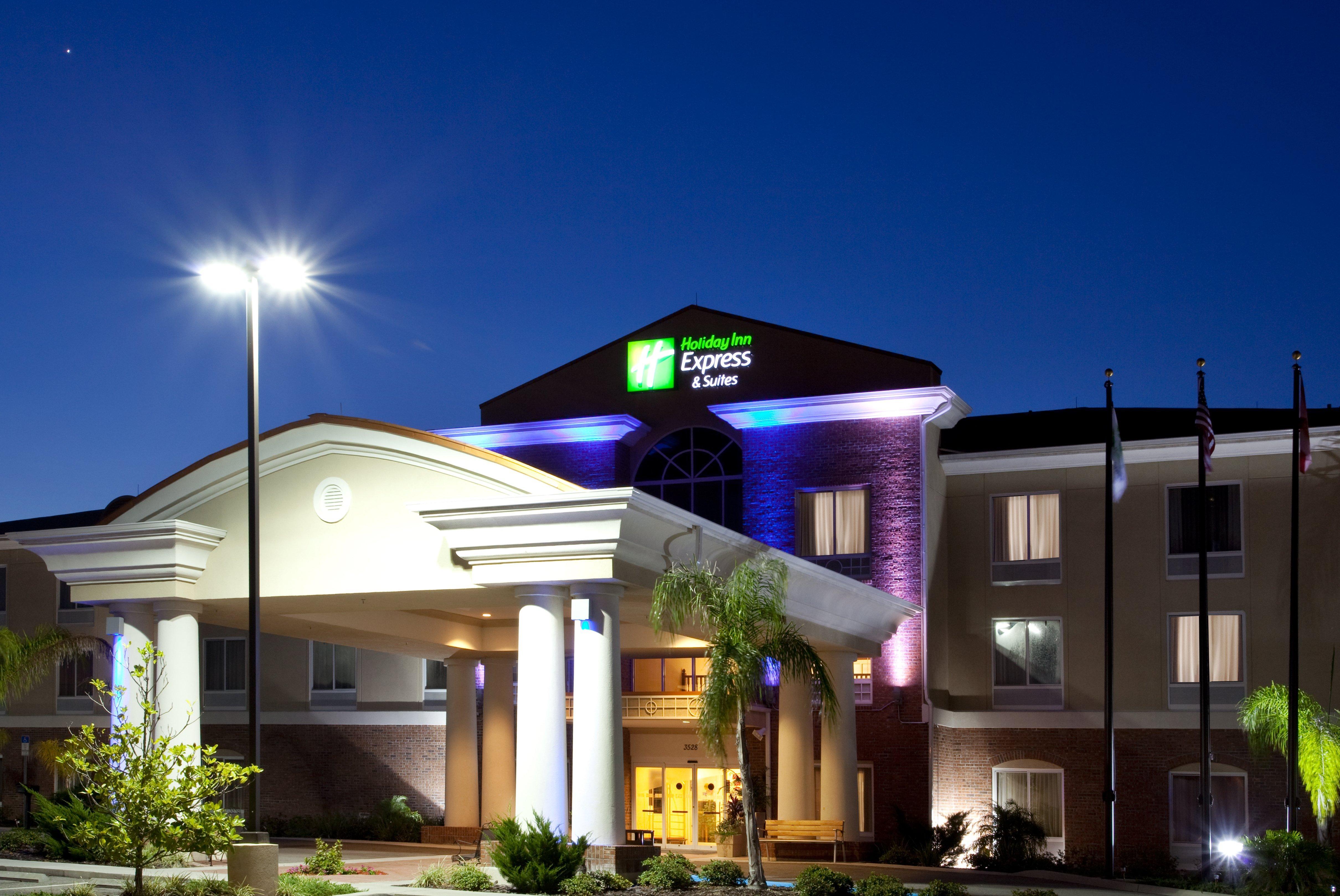 Holiday Inn Express - Spring Hill By Ihg Exterior foto