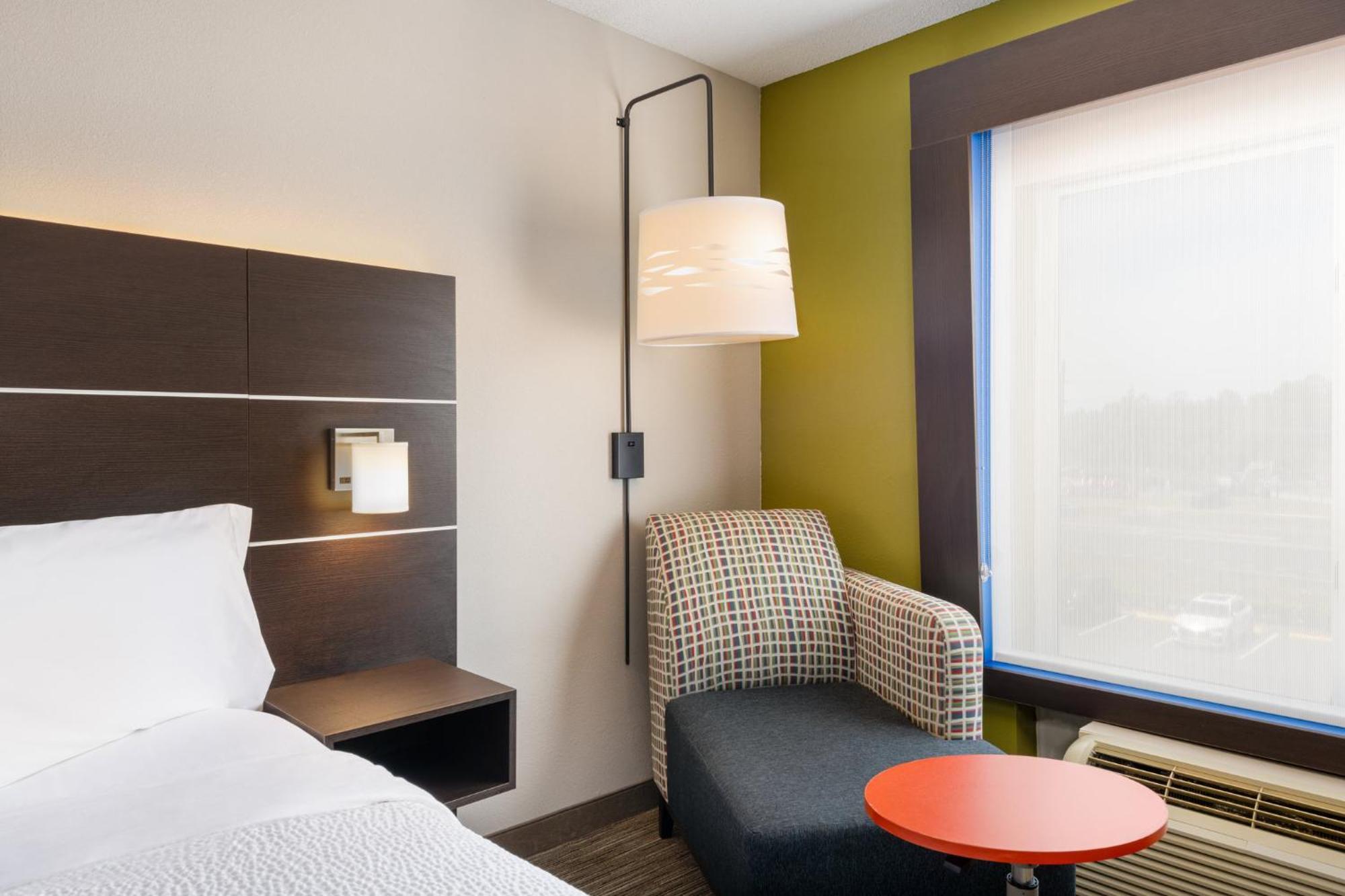 Holiday Inn Express - Spring Hill By Ihg Exterior foto