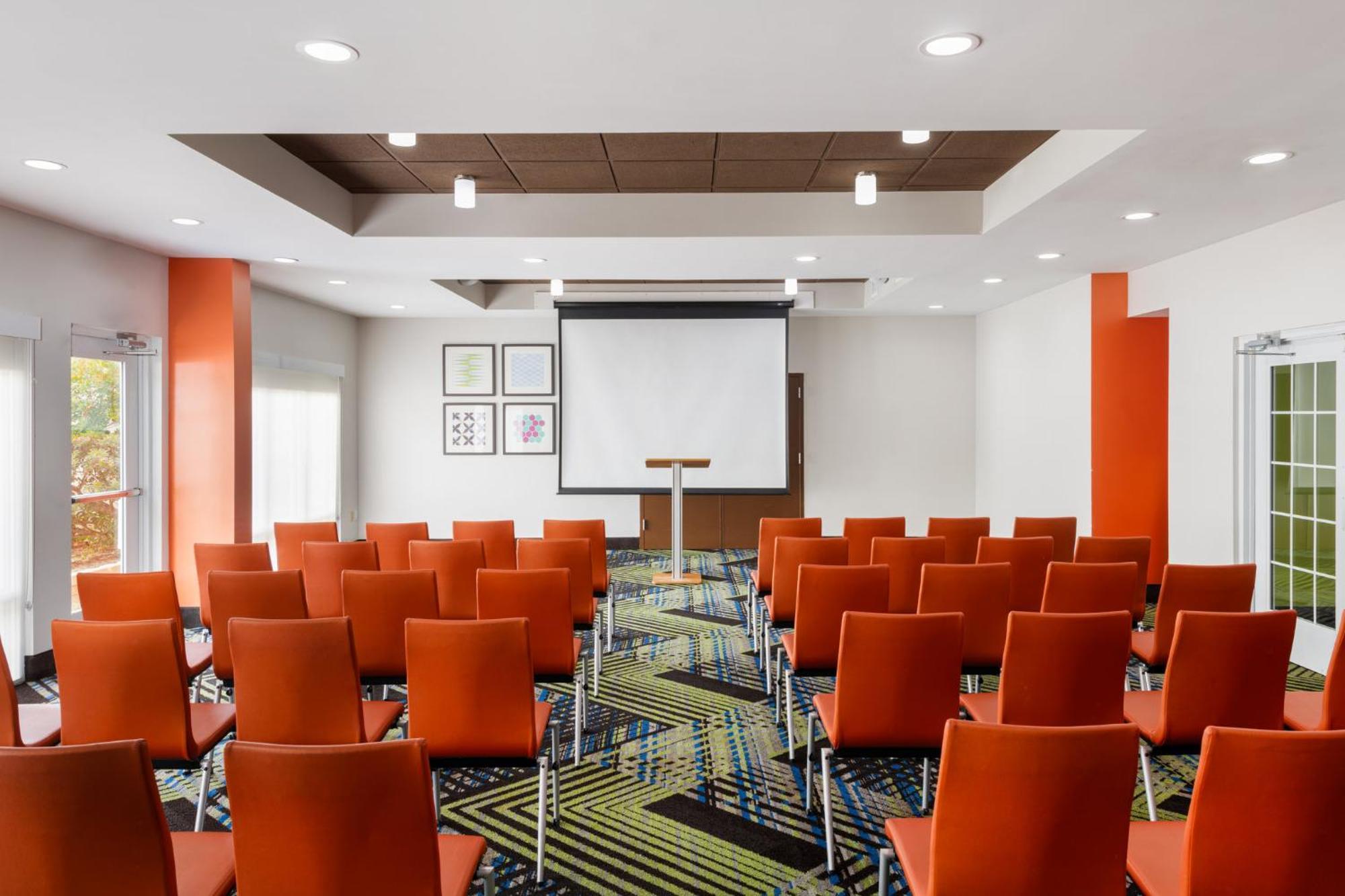 Holiday Inn Express - Spring Hill By Ihg Exterior foto